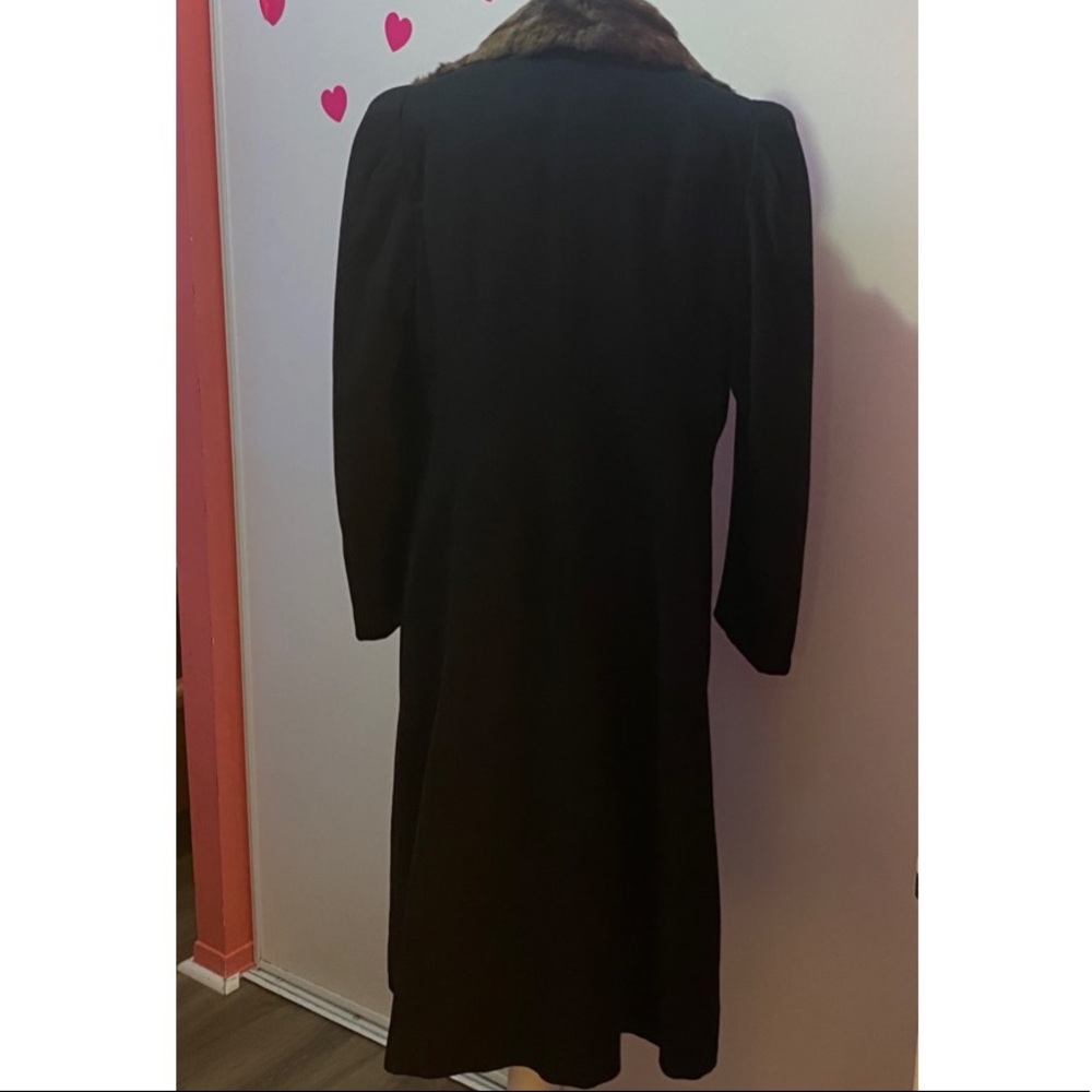 Vintage Authentic 1940s Fur Collar Coat - Picture 3 of 14